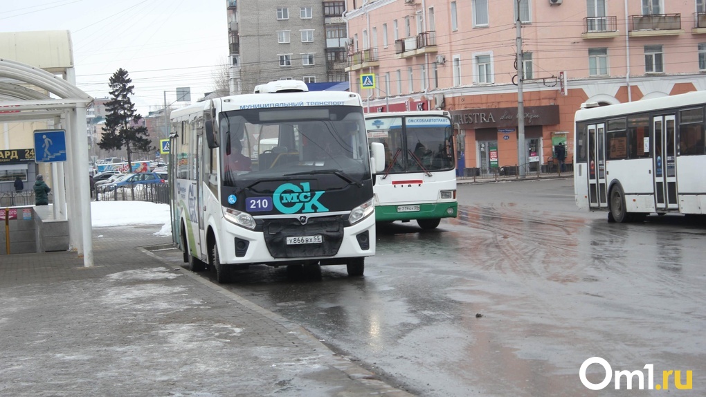 Транспорт омск. Транспорт Омск дороги. Омск маршрутка 18 Войтенко.