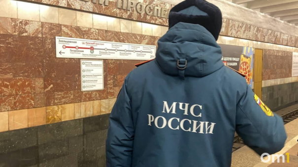 Мёртвого 40-летнего мужчину нашли под завалами сгоревшего дома в Новосибирске