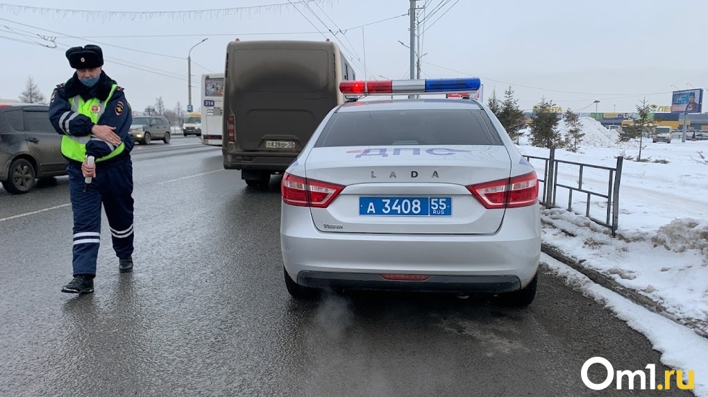На трассе Тюмень – Омск пьяный водитель протаранил КамАЗ