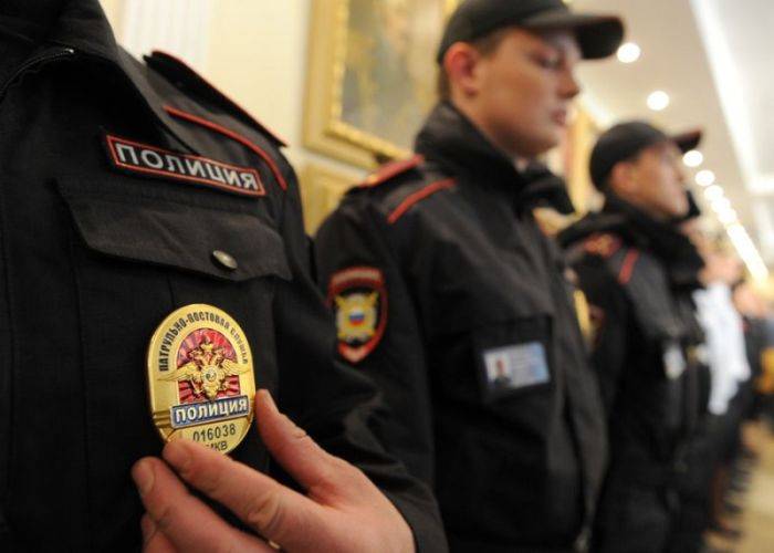 В Омске будут судить полицейского, продававшего обмундирование