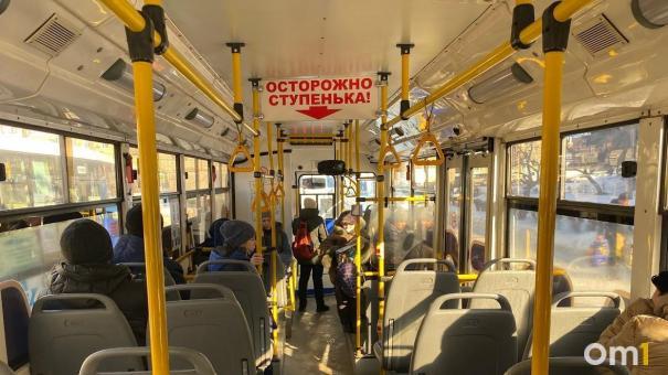 Омское ПП-8 оштрафовали на 400 тысяч рублей из-за травмы пассажирки автобуса