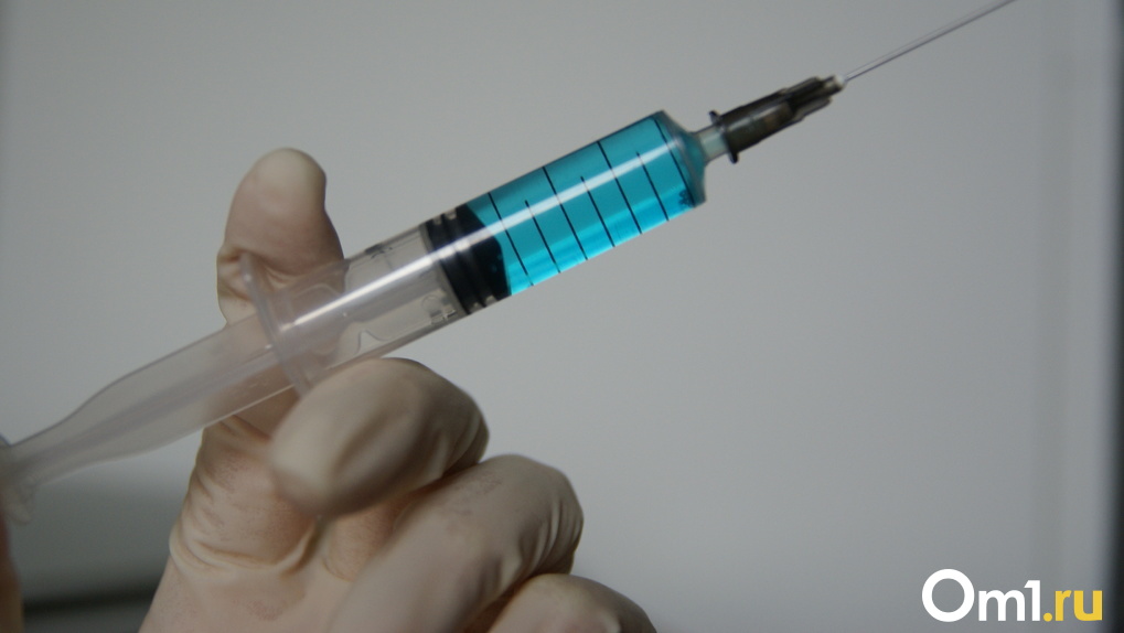 Иностранцев вакцинируют новосибирским препаратом «ЭпиВакКорона» с истекшим сроком годности