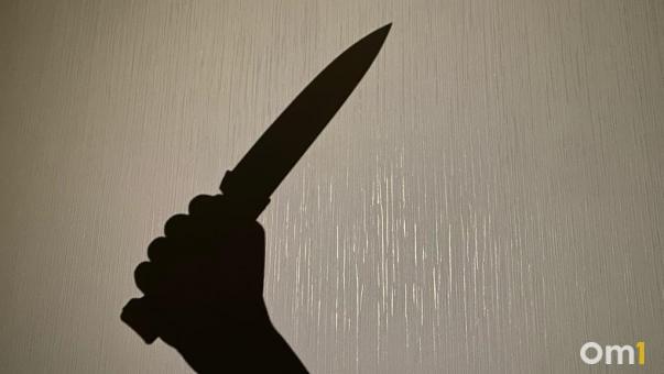 В Омской области нашли тело пожилого мужчины с ножевыми ранениями
