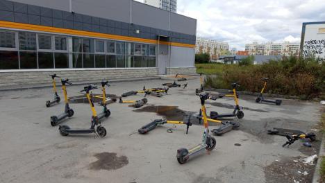 Депутат Госдумы предложил запретить движения электросамокатов по тротуарам в Новосибирске