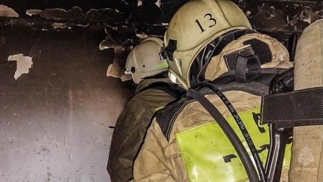 Во время пожара в омской квартире женщина получила серьёзные ожоги