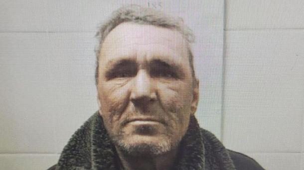 В Омске больше месяца ищут мужчину с татуировкой «БСВ» на правой руке