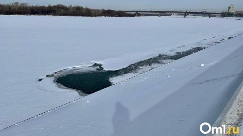 Из-за потепления в Омской области закрыли ледовую переправу