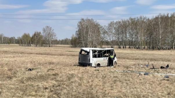 Пассажирский автобус перевернулся на трассе Омск – Муромцево