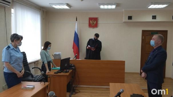 В Омске вынесли приговор бывшему чоповцу за удар дерзкого антимасочника