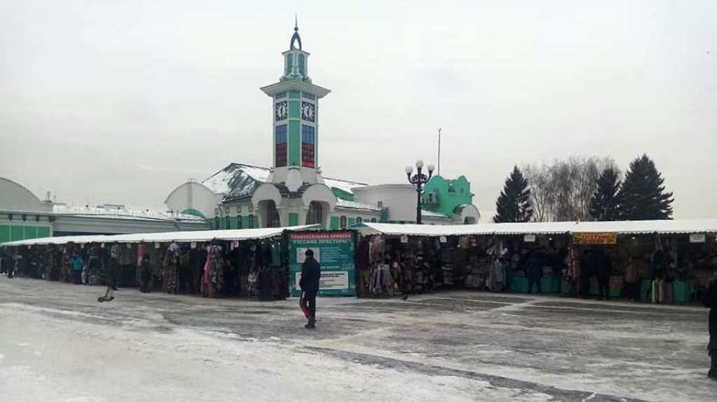 Адское убожество и издевательство: новосибирский депутат раскритиковал базарную торговлю на площадях