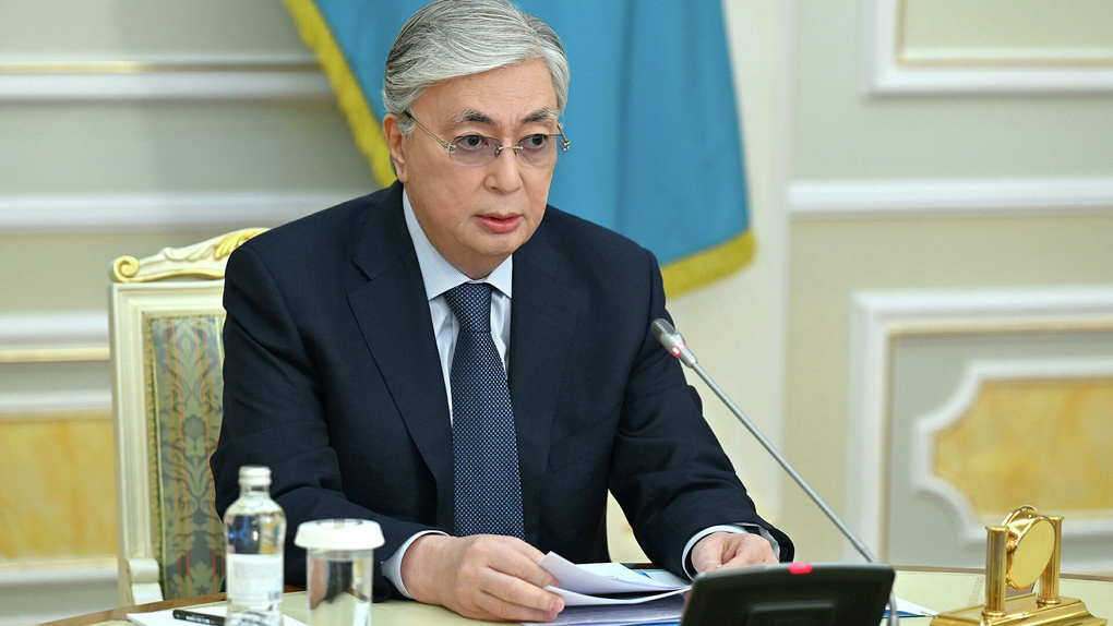 Расстрелять террористов и восстановить интернет: срочное обращение президента Казахстана к народу