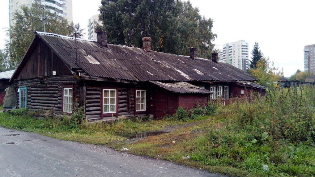 Два столетних дома хотят снести в Новосибирске