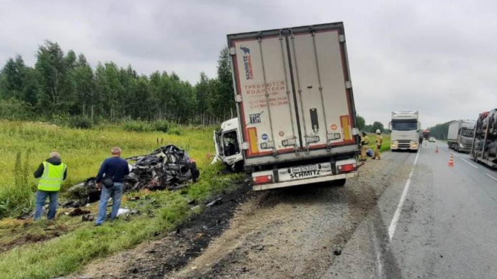 В страшном ДТП на трассе Тюмень — Омск погибли люди