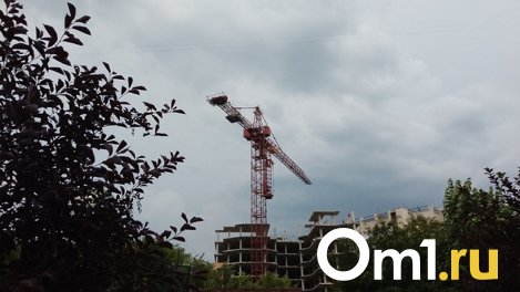 Долгострой на улице Связистов в Новосибирске начали сносить