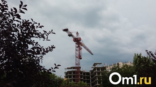 Долгострой на улице Связистов в Новосибирске начали сносить