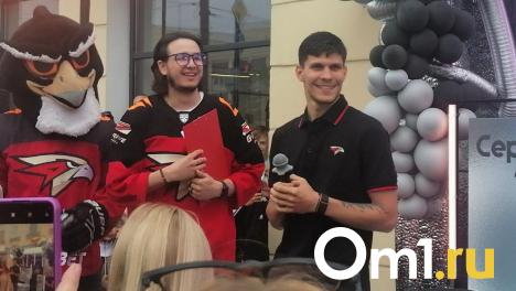 «Омск — потрясающий город»: Серебряков рассказал о новом контракте с «Авангардом»