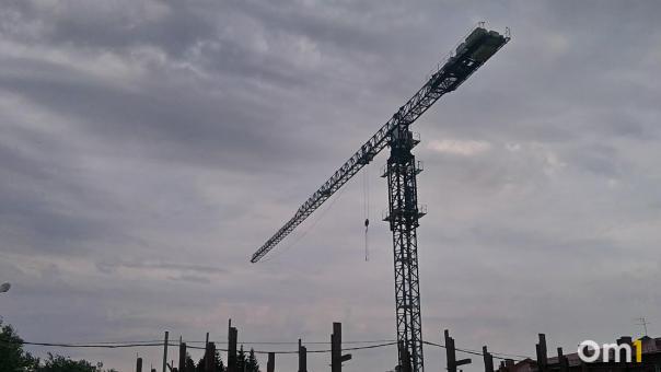 Для переселенцев из аварийного жилья в Омске начали строить новые дома