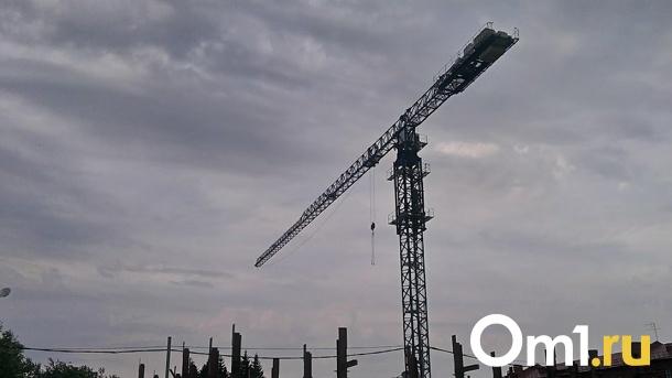 Для переселенцев из аварийного жилья в Омске начали строить новые дома