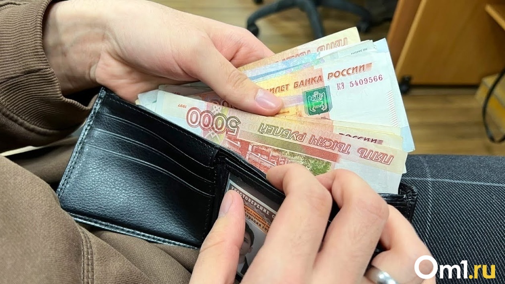 Омичей приглашают на работу в Дубай за зарплату в 233 тысячи рублей
