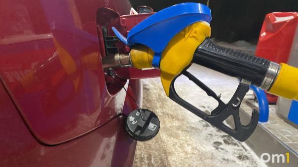 Подорожал бензин и подешевел газ на заправках в Новосибирской области