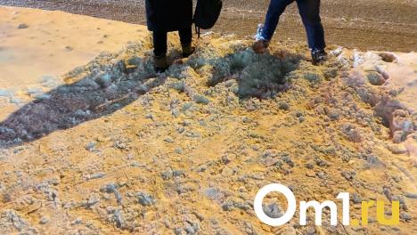 В Омске после мощного снегопада пробки достигли 8 баллов в утренний час пик