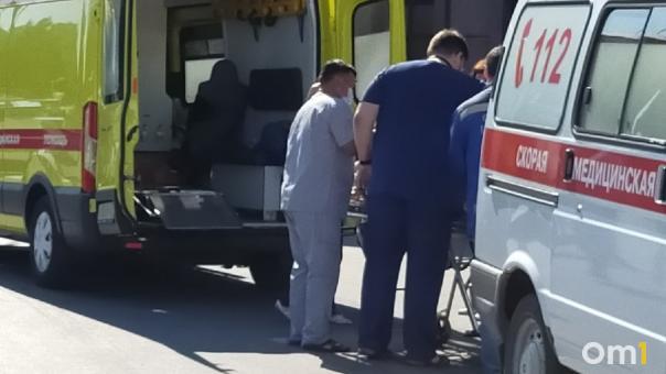 Не выдержали духоты: омичам стало плохо на марафоне