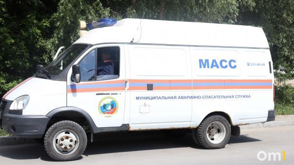 В Новосибирске у подростка рука застряла в наручниках