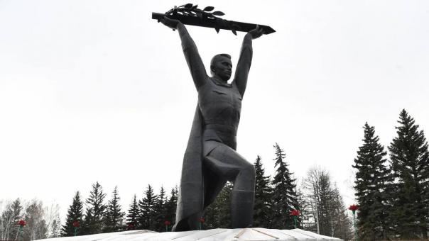 В Омске продолжается обновление парка Победы