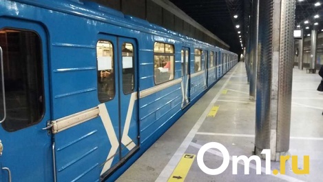 Готовится к открытию: первую платформенную дверь установят на станции метро «Спортивная» в Новосибирске