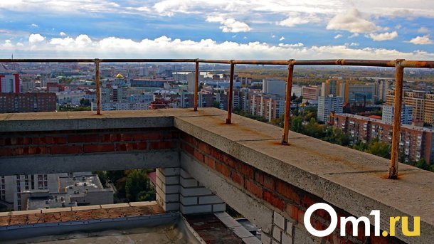 Побывали на крыше омской 21-этажки: посмотрите, каким видом наслаждаются её жители