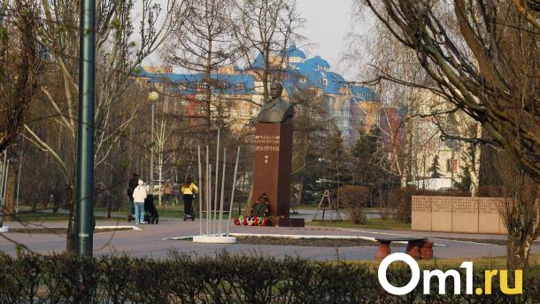 В Омске за лето обновят памятник Карбышеву