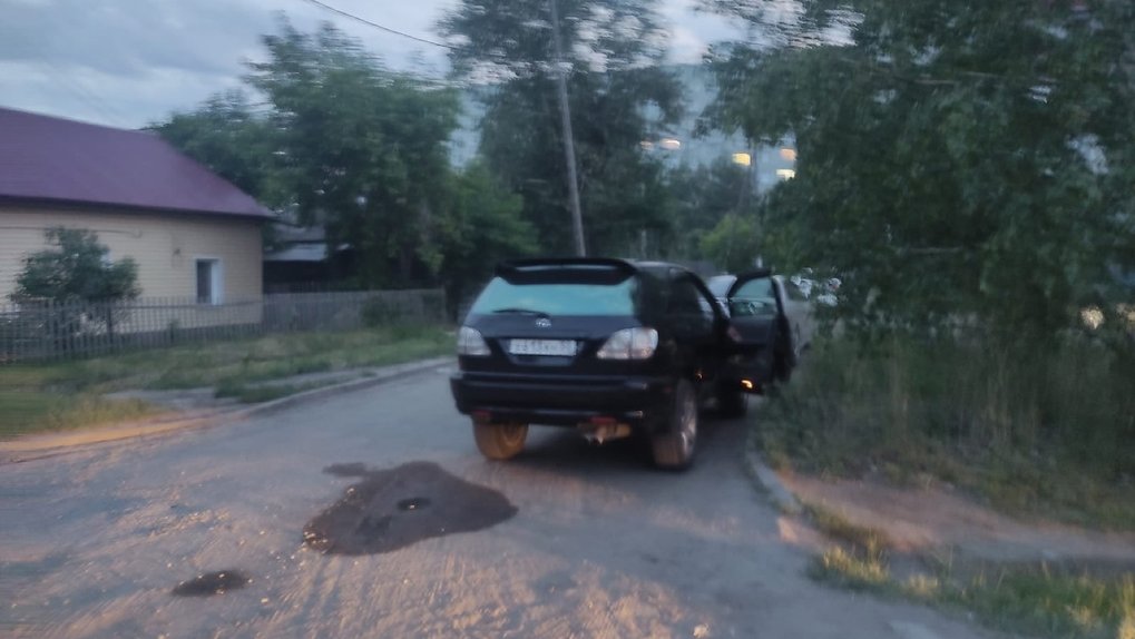 Омич на иномарке сбил мальчика, который перебегал дорогу