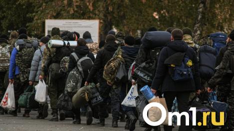 В Омске с 1 августа повысят выплаты для контрактников, отправляющихся на СВО