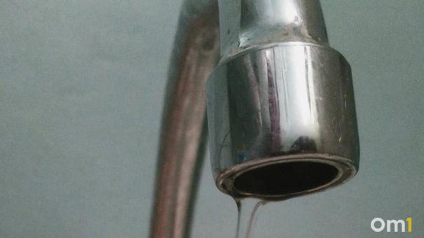 В нескольких районах Новосибирска массово отключили воду