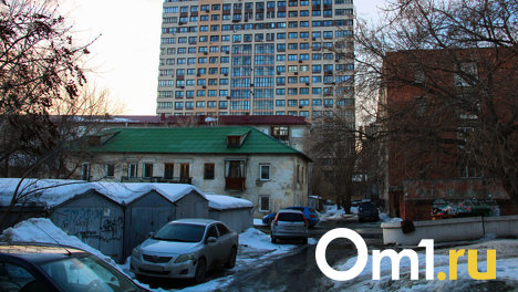 Сталинские бараки в центре Омска. Эти дома недалеко от метромоста доживают свои последние месяцы