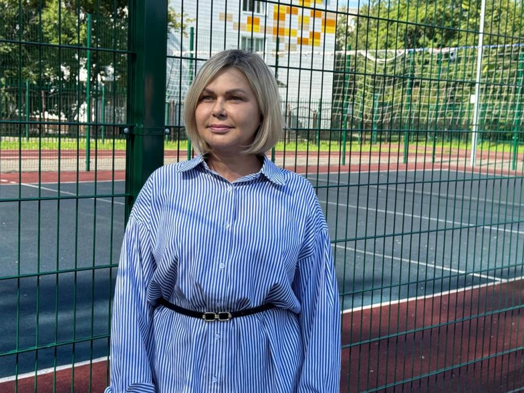 Школьники Новосибирска провели «Веселые старты» в честь Дня физкультурника