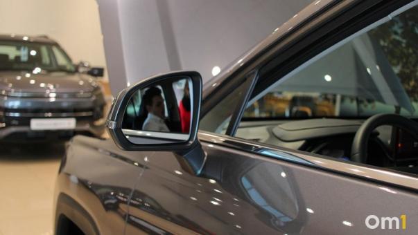 В Омске за 900 тысяч рублей продают автомобиль бывшего мэра