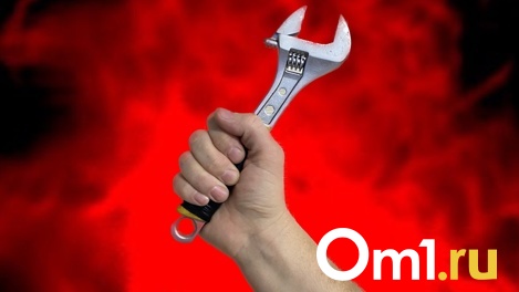 «Сына протащили на капоте машины»: рабочий обвинил новосибирца в нападении из-за плохого ремонта