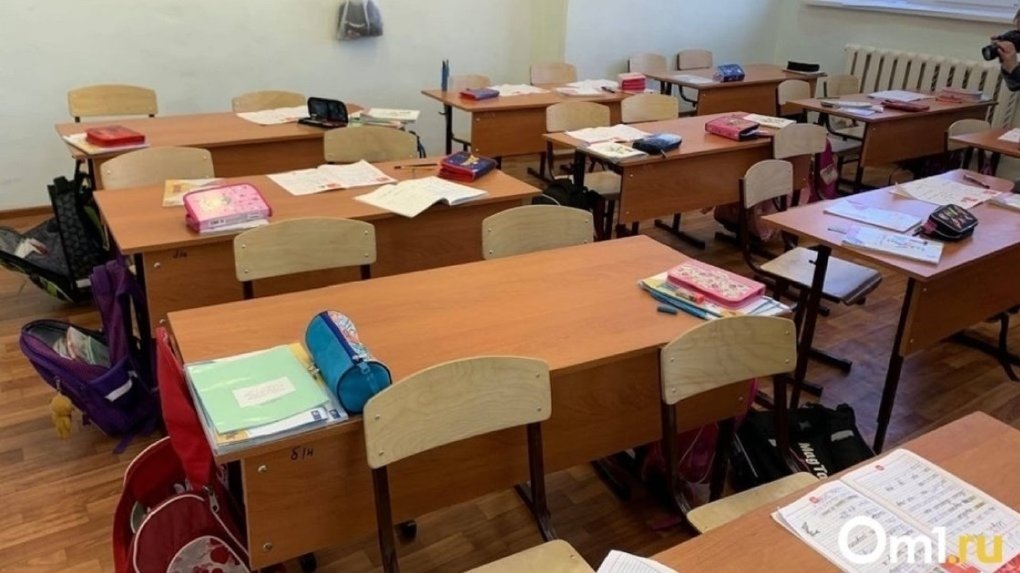 Школы Омска ожидают более 15 тысяч первоклассников в новом учебном году