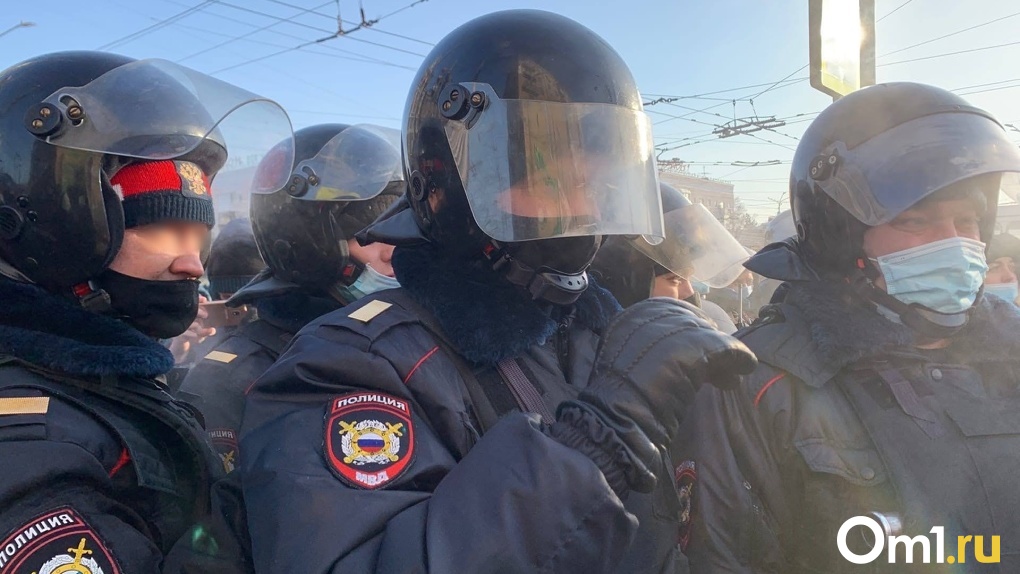 В Новосибирске заметили большое количество полицейских у площади Пименова