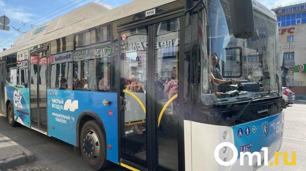 На популярном омском маршруте временно изменят схему движения