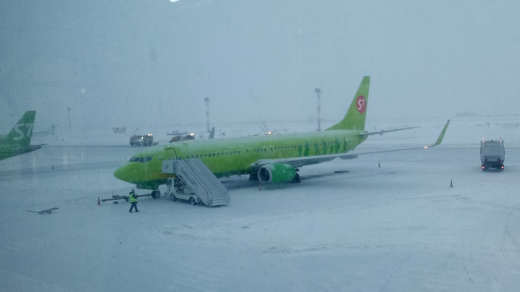 Росавиация продлила ограничение на полёты в 11 аэропортов