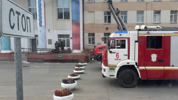 У медакадемии в Омске заметили скопление пожарных. Что там случилось?
