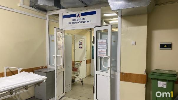 Омич сломал рёбра своему пожилому отцу из-за проблем с алкоголем