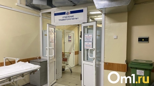 Омич сломал рёбра своему пожилому отцу из-за проблем с алкоголем