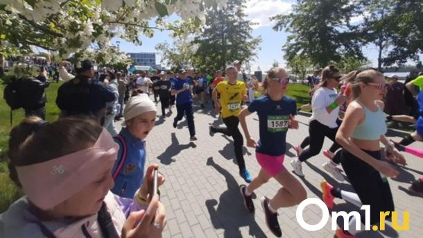 4 000 человек и 21 километр асфальта: как Новосибирск пробежал полумарафон