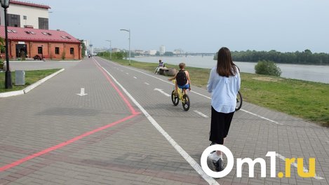 Омские дороги начали мыть с шампунем