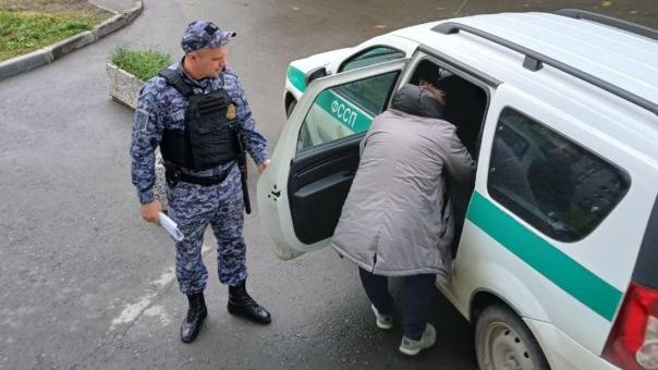 За неуплату алиментов новосибирцев отправили работать в похоронное бюро
