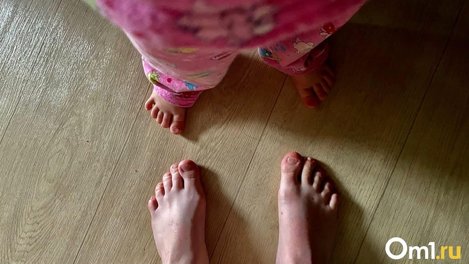 У омички забрали сына, который не ходил в школу и жил в грязной квартире