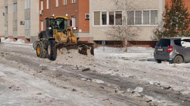 Дорожные службы в Омске начали полное прометание дорог